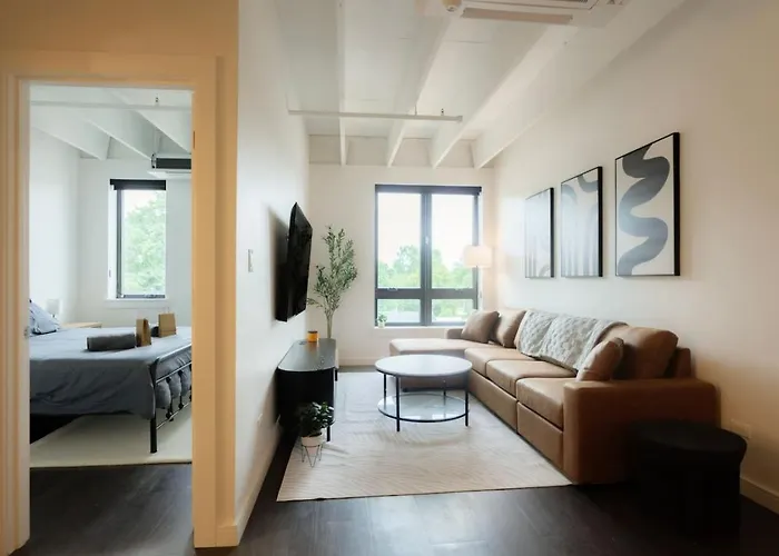 Above The Roots - Stylish 1bd On The Square Apartamento Washington