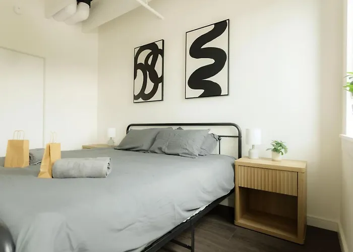 Apartamento Above The Roots - Stylish 1bd On The Square Washington