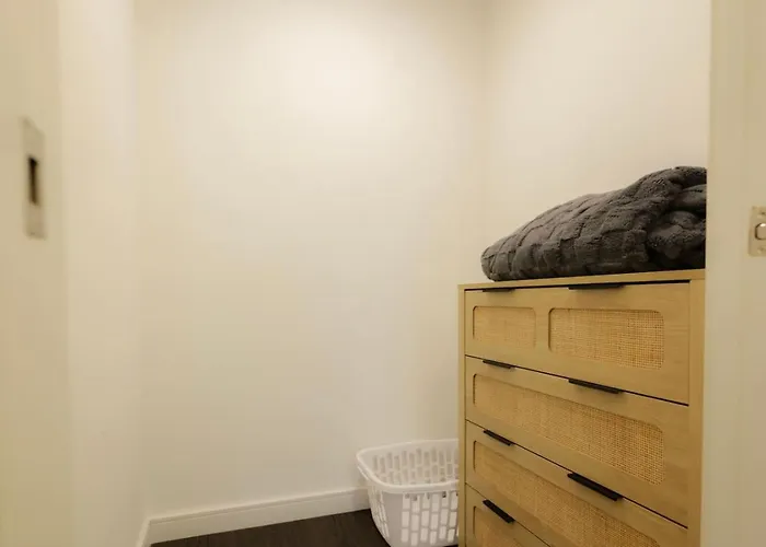 Apartamento Above The Roots - Stylish 1bd On The Square Washington