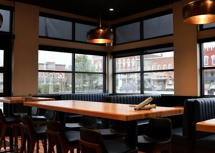 Above The Roots - Stylish 1bd On The Square * Washington